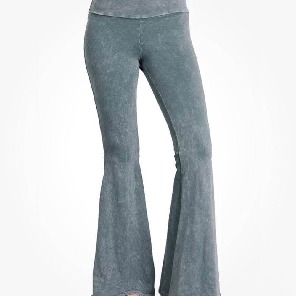 Pre-Owned Women Chatoyant Mineral Wash bell bottoms soft pants size Medium -cp